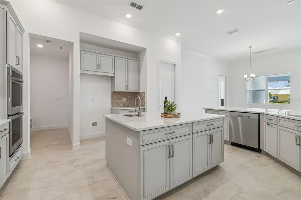 958 Signet Drive Apollo Beach FL 33572