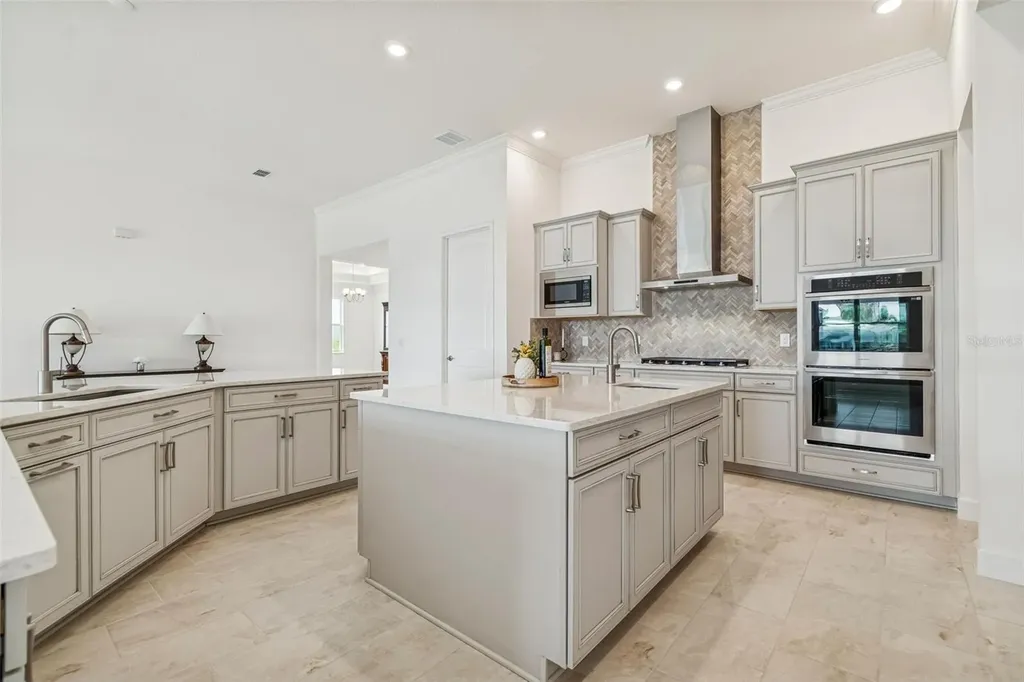 958 Signet Drive Apollo Beach FL 33572