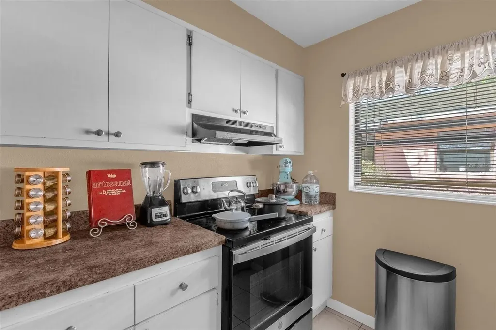 1079 N Lakewood Avenue Ocoee FL 34761