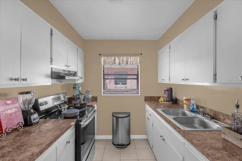 1079 N Lakewood Avenue Ocoee FL 34761