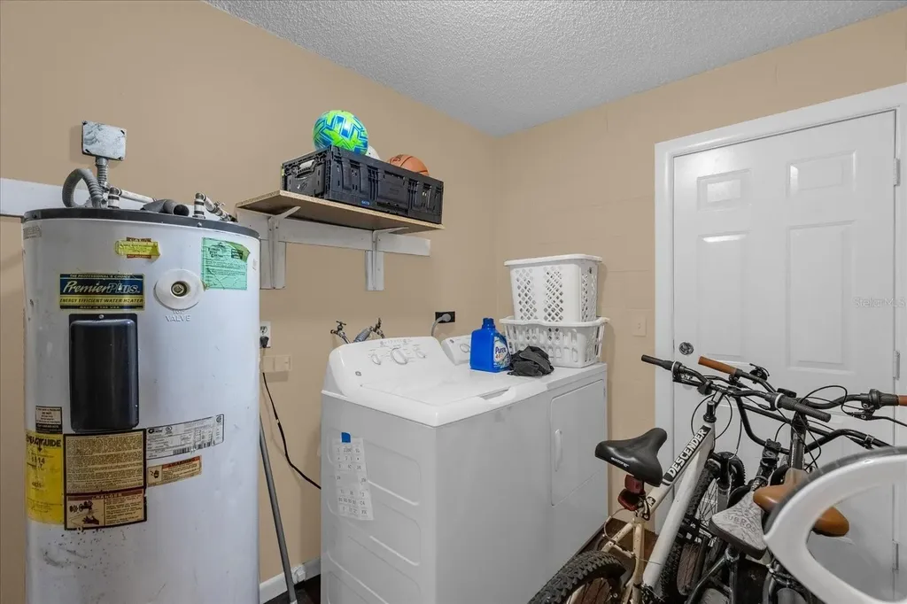 1079 N Lakewood Avenue Ocoee FL 34761