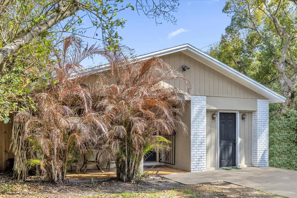 1079 N Lakewood Avenue Ocoee FL 34761