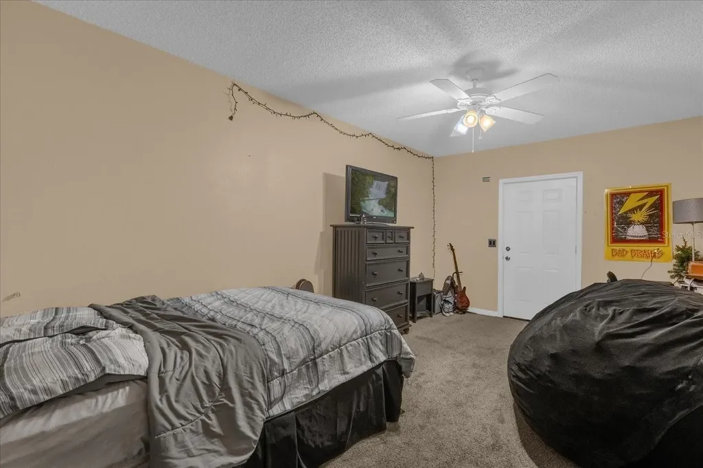 1079 N Lakewood Avenue Ocoee FL 34761