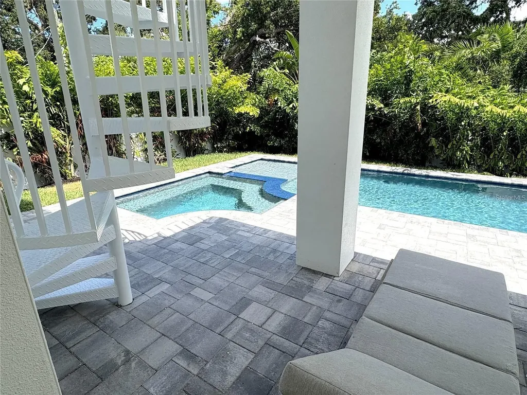 1647 Siesta Drive Sarasota FL 34239