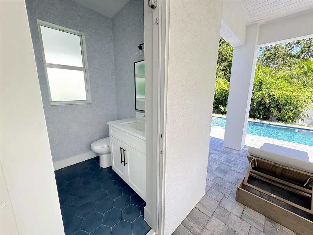 1647 Siesta Drive Sarasota FL 34239