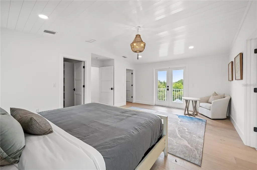 1647 Siesta Drive Sarasota FL 34239