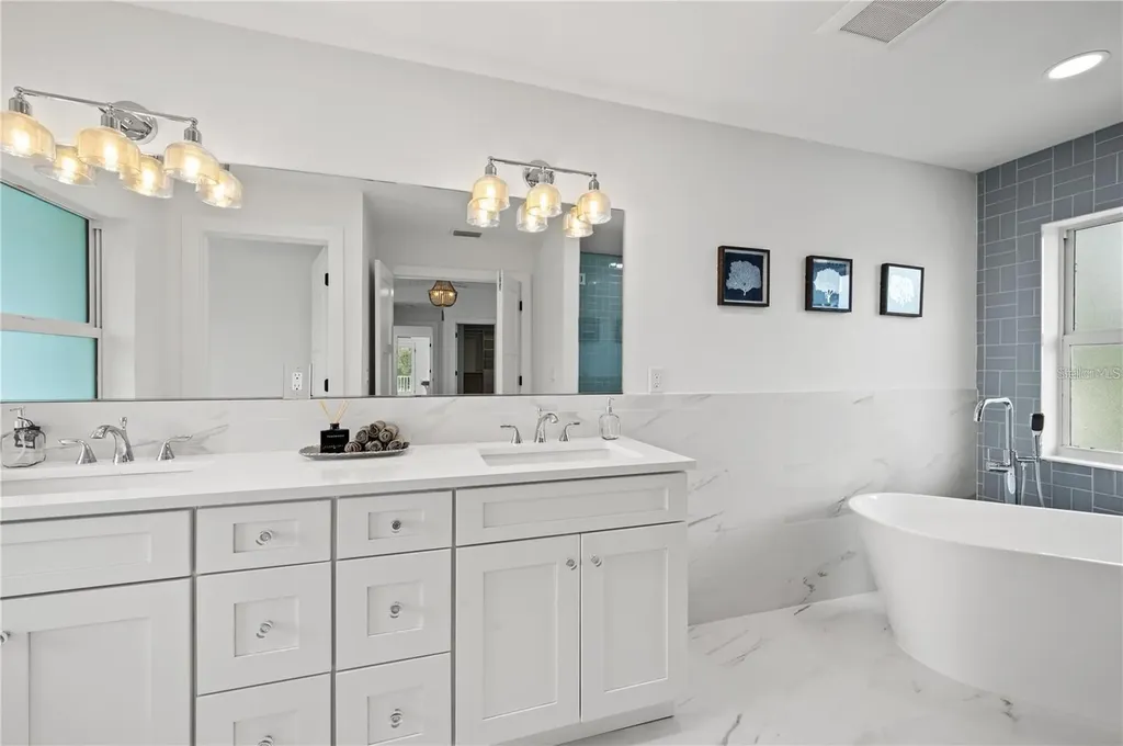 1647 Siesta Drive Sarasota FL 34239
