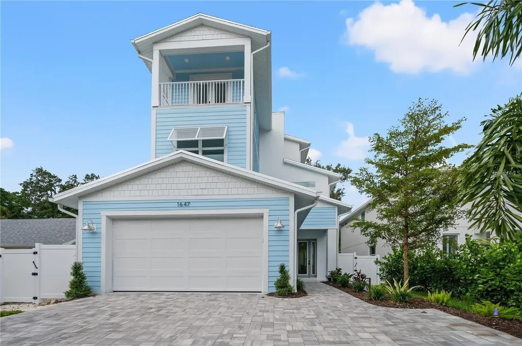 1647 Siesta Drive Sarasota FL 34239
