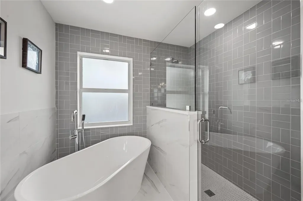 1647 Siesta Drive Sarasota FL 34239