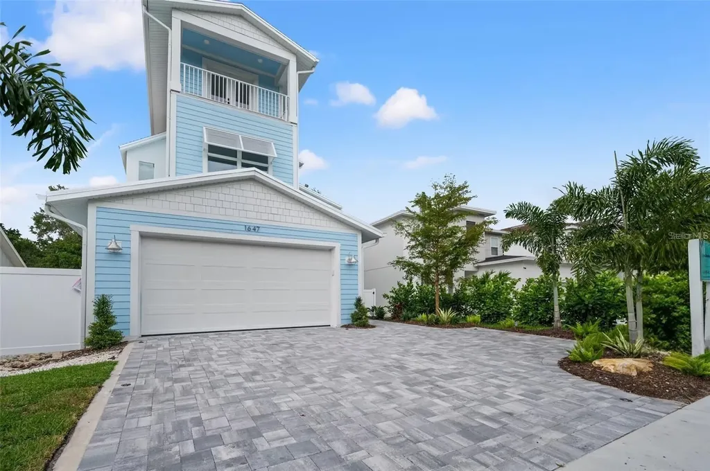 1647 Siesta Drive Sarasota FL 34239