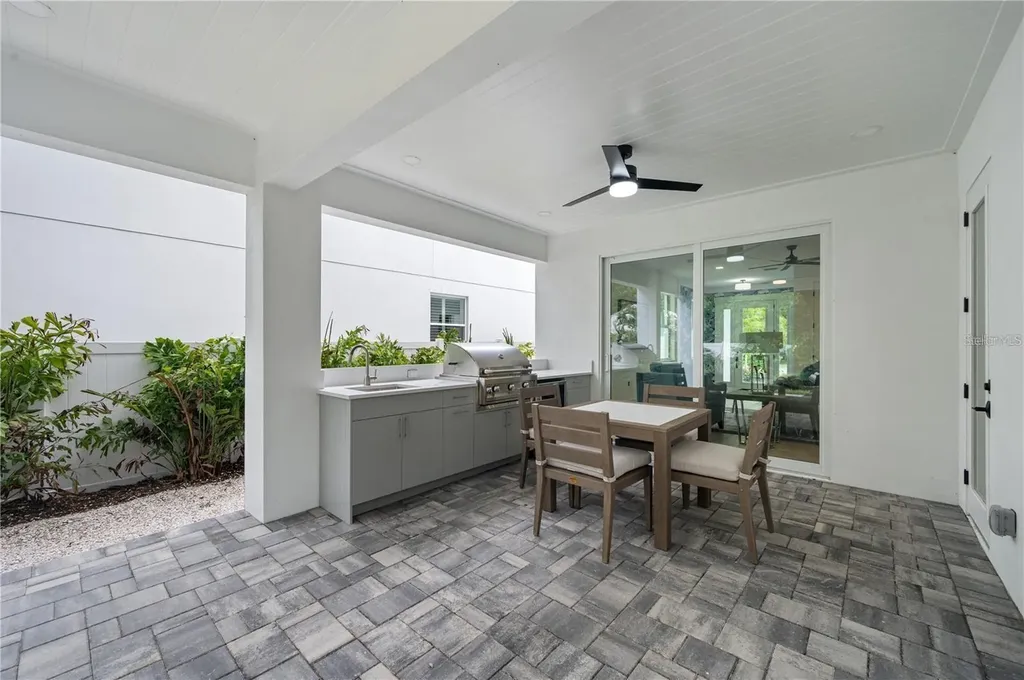 1647 Siesta Drive Sarasota FL 34239