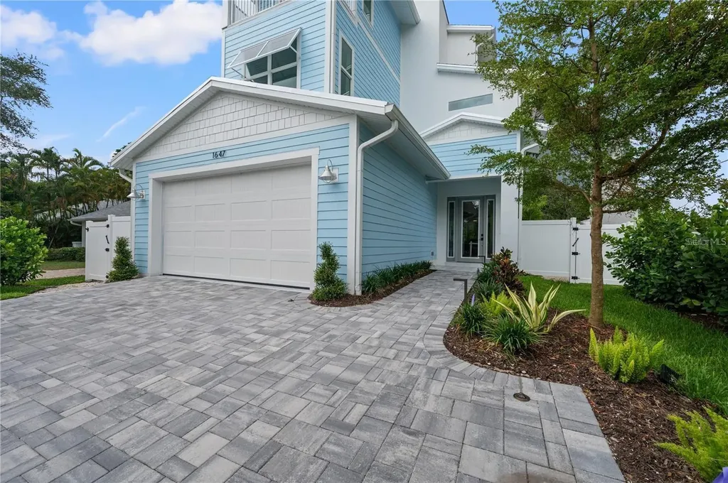 1647 Siesta Drive Sarasota FL 34239