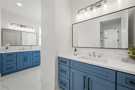1647 Siesta Drive Sarasota FL 34239