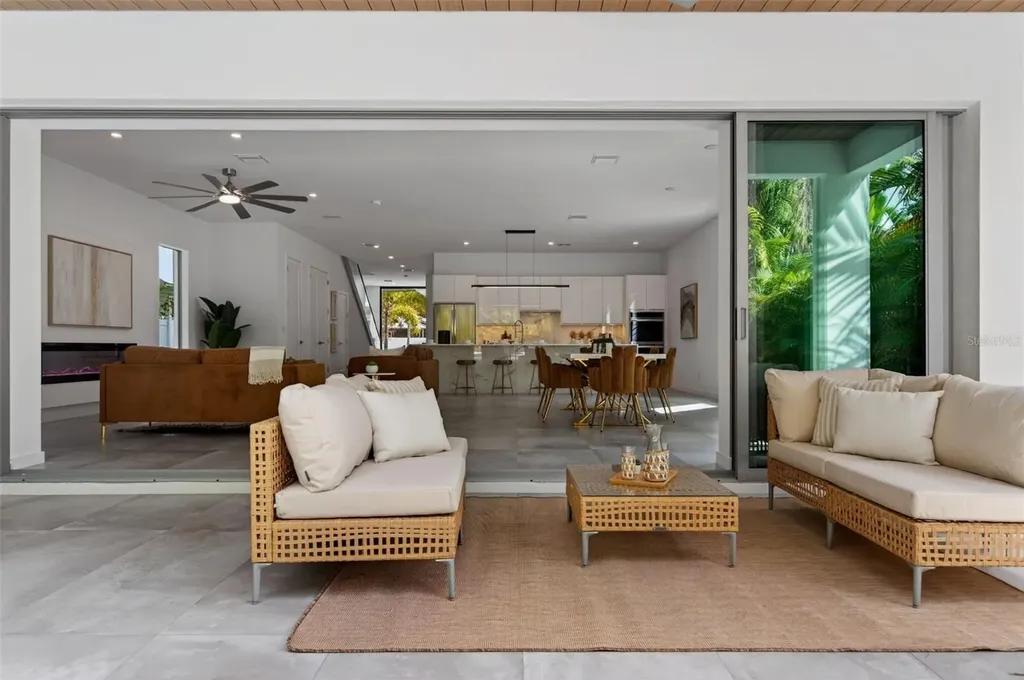 1671 Arlington Street Sarasota FL 34239