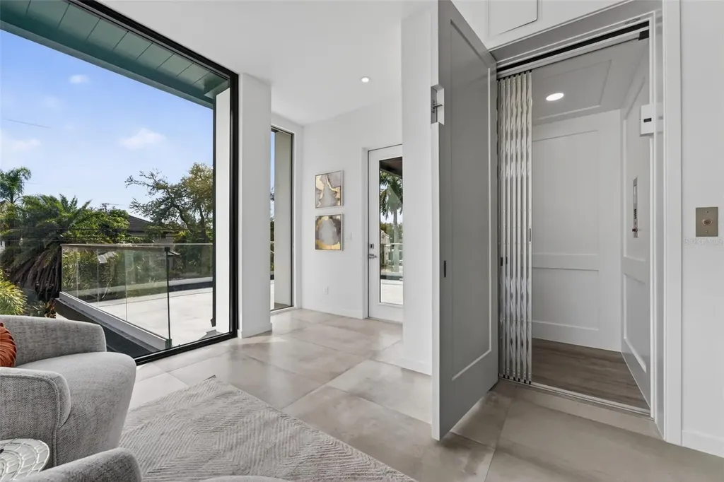 1671 Arlington Street Sarasota FL 34239