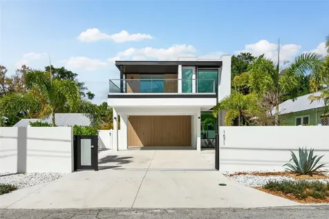 1671 Arlington Street Sarasota FL 34239