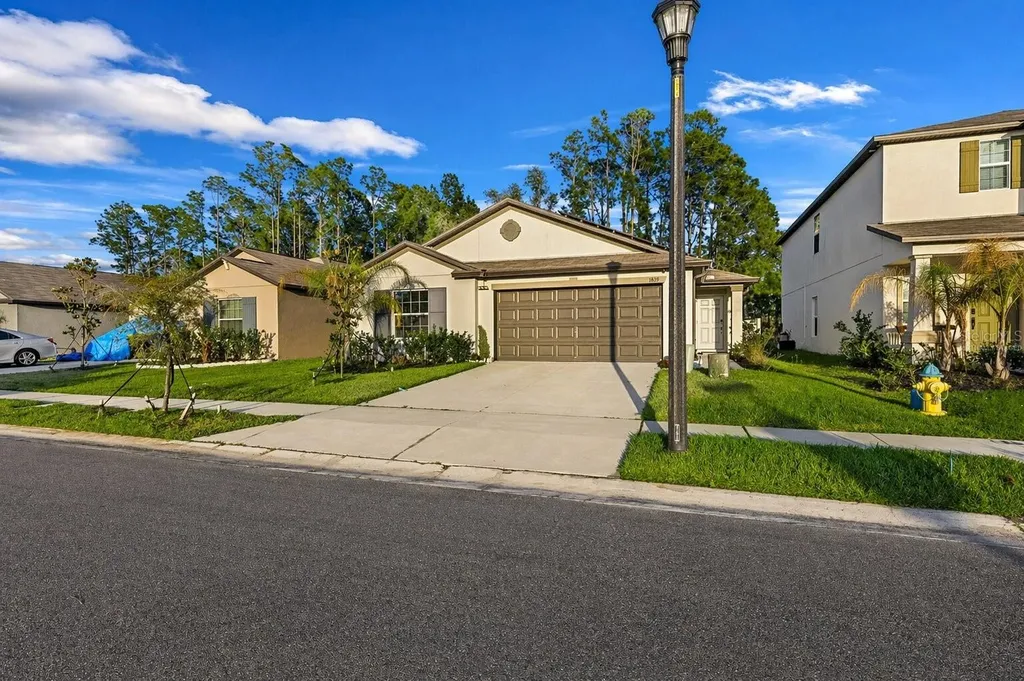 1839 Yellow Trail Lakeland FL 33801