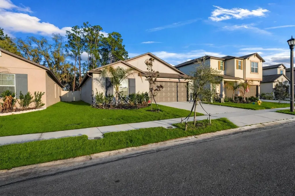 1839 Yellow Trail Lakeland FL 33801