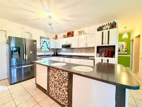 150 Santa Catalina Coamo PR 00769