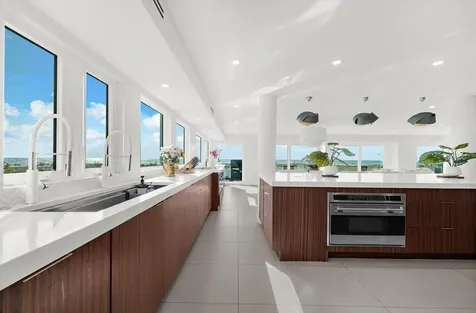 811 N Shore Drive Anna Maria FL 34216
