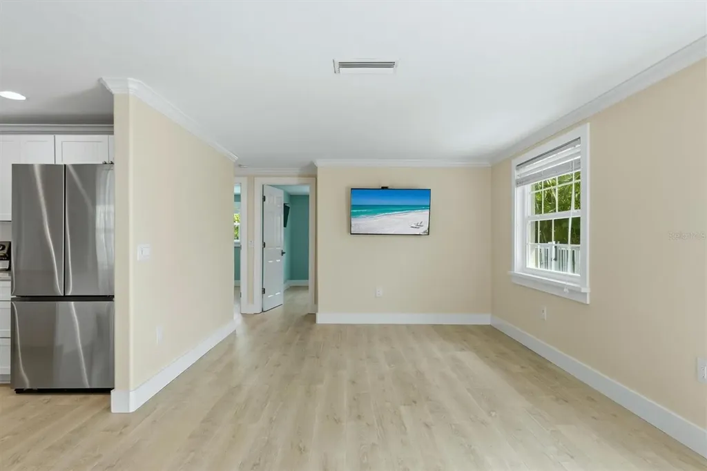 5803 De Palmas Avenue Holmes Beach FL 34217