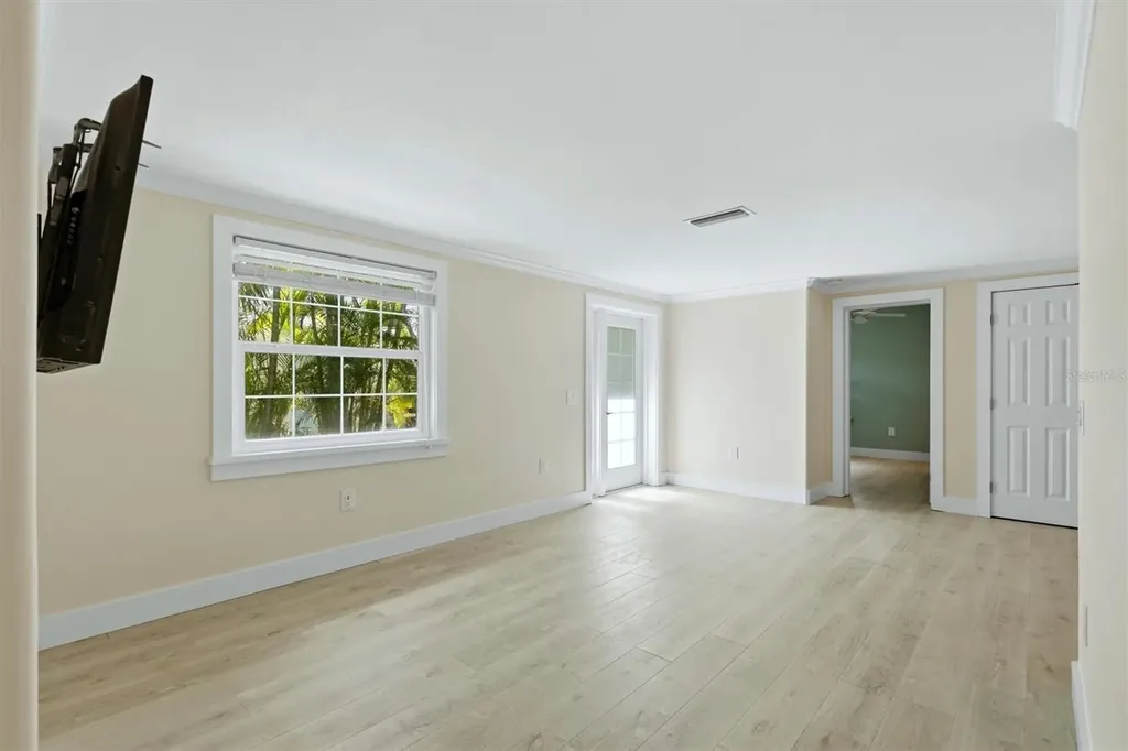 5803 De Palmas Avenue Holmes Beach FL 34217