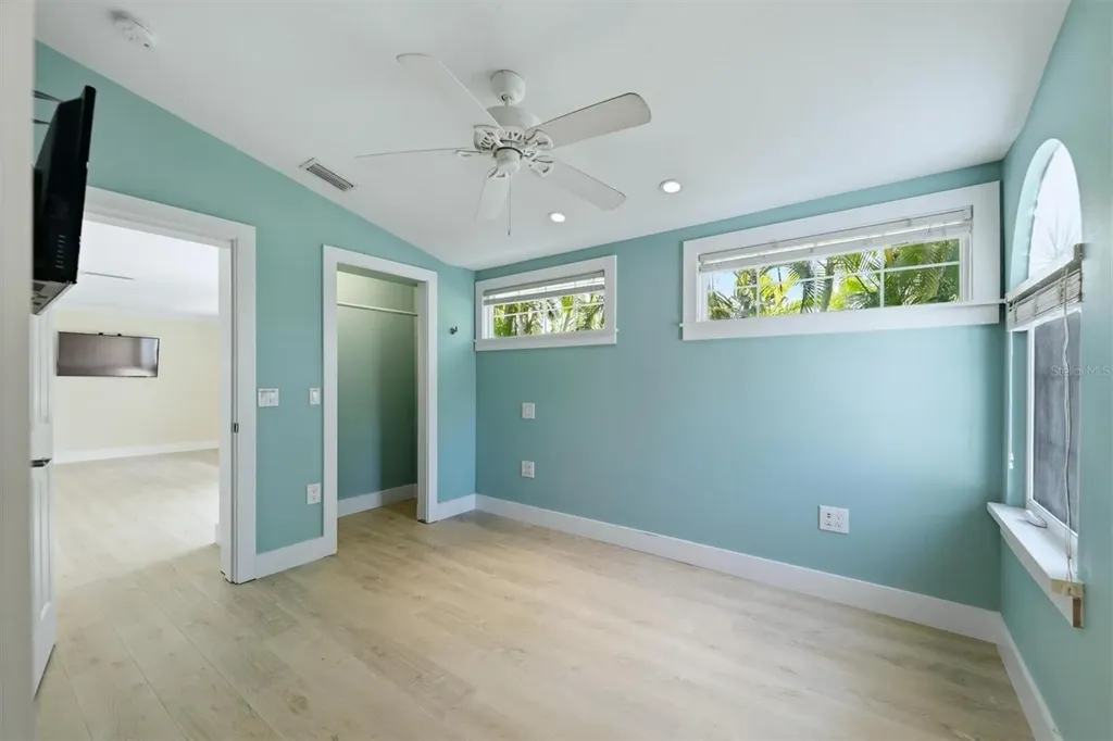 5803 De Palmas Avenue Holmes Beach FL 34217