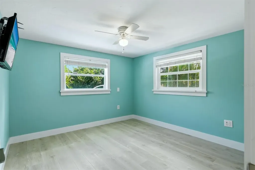 5803 De Palmas Avenue Holmes Beach FL 34217