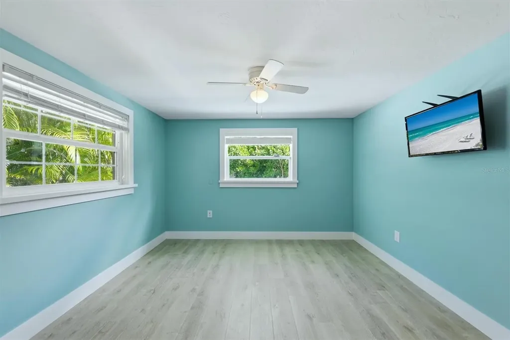5803 De Palmas Avenue Holmes Beach FL 34217