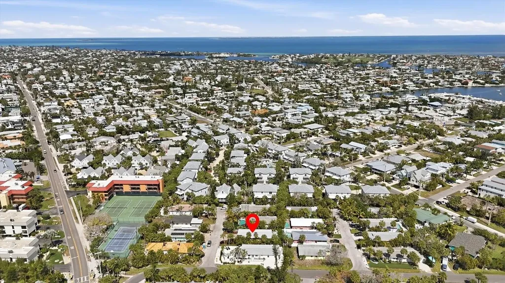 5803 De Palmas Avenue Holmes Beach FL 34217