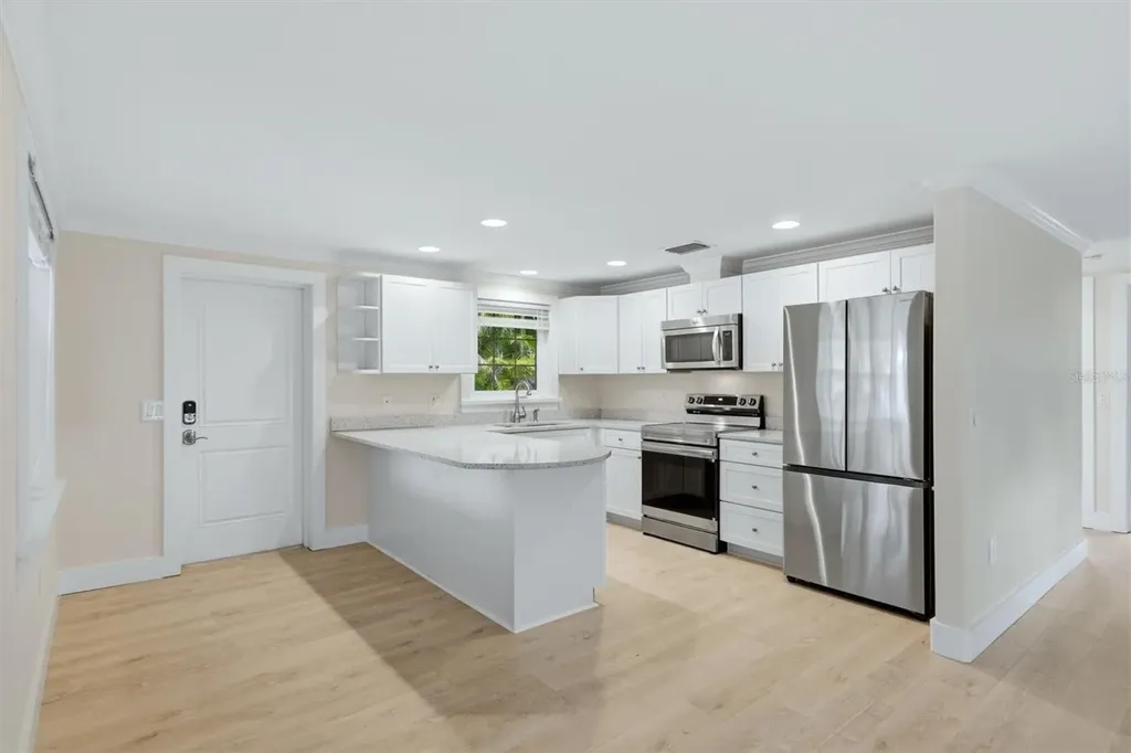 5803 De Palmas Avenue Holmes Beach FL 34217