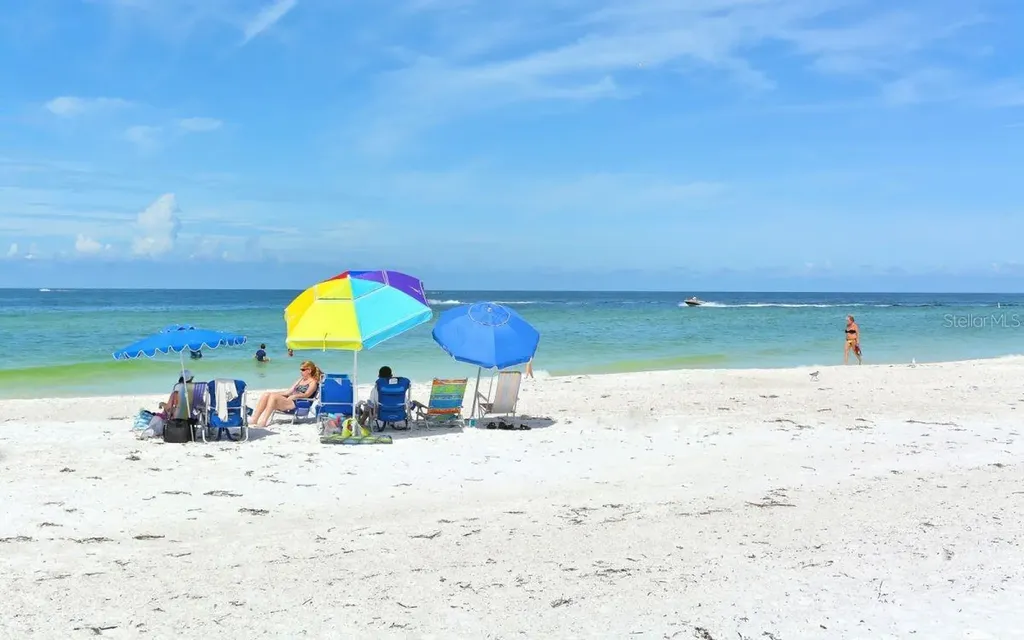 5803 De Palmas Avenue Holmes Beach FL 34217