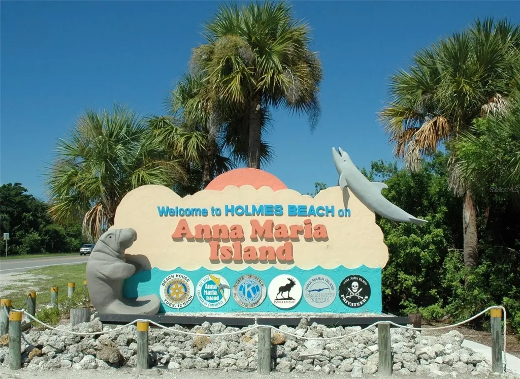 5803 De Palmas Avenue Holmes Beach FL 34217