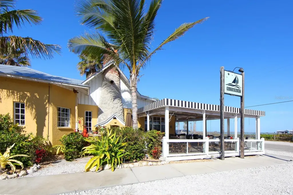 5803 De Palmas Avenue Holmes Beach FL 34217