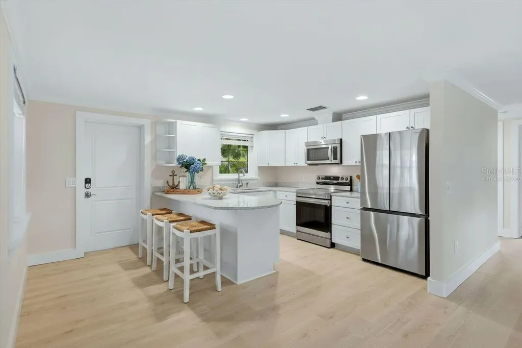 5803 De Palmas Avenue Holmes Beach FL 34217