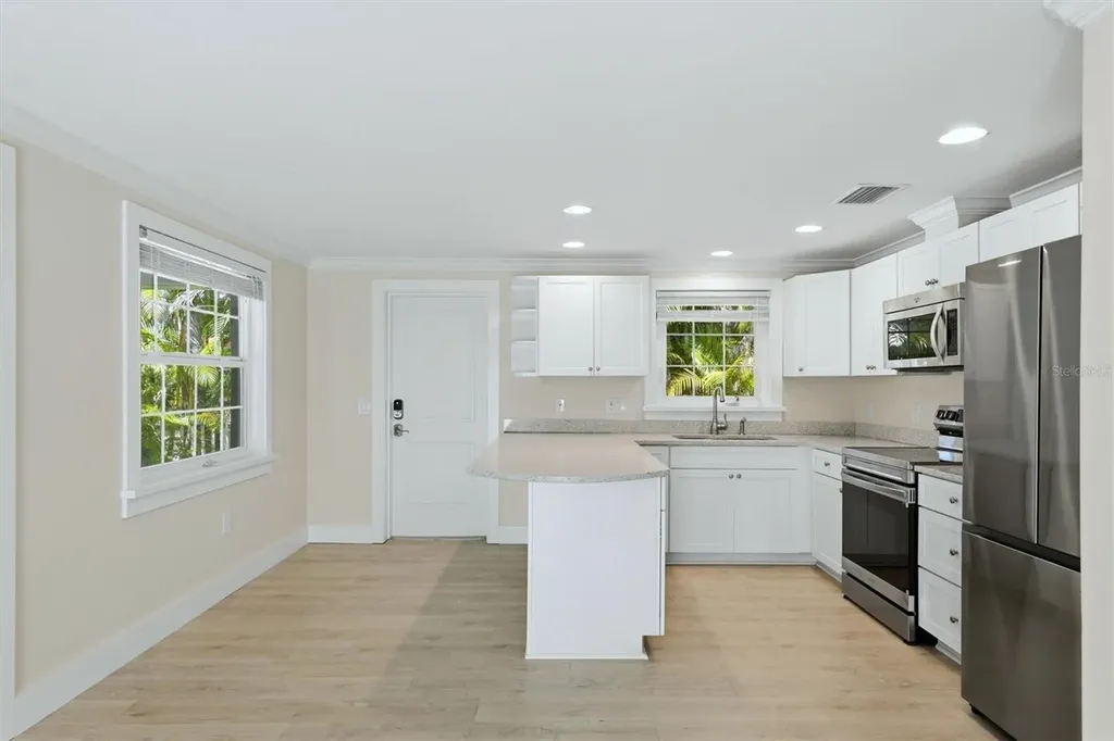 5803 De Palmas Avenue Holmes Beach FL 34217