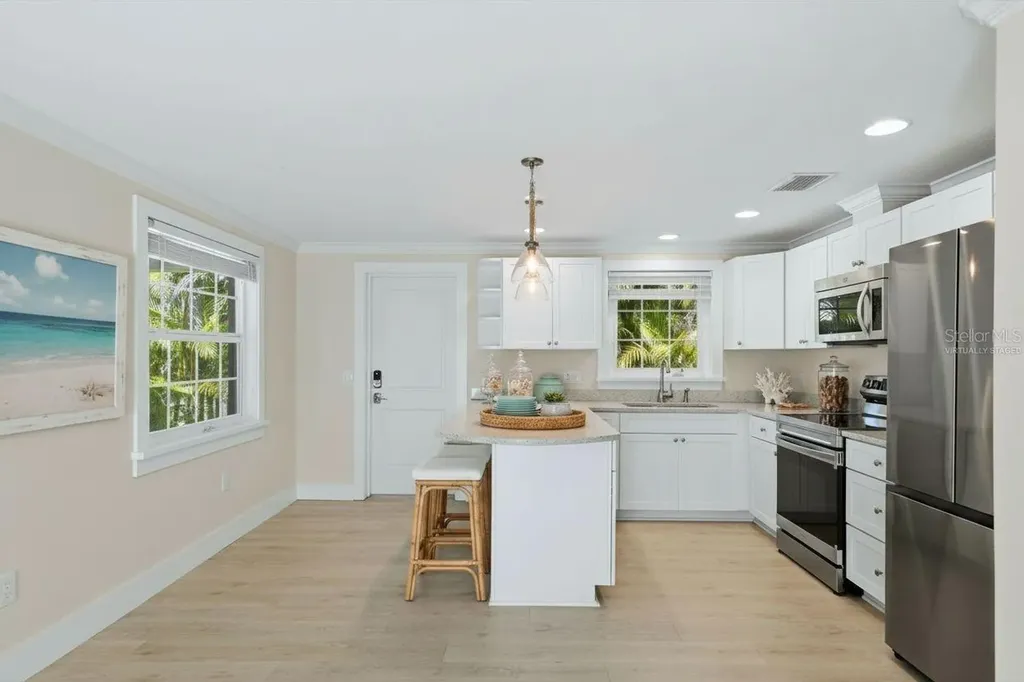 5803 De Palmas Avenue Holmes Beach FL 34217