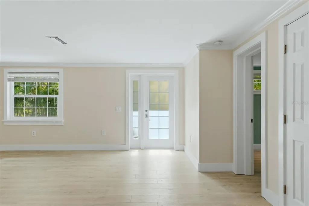 5803 De Palmas Avenue Holmes Beach FL 34217