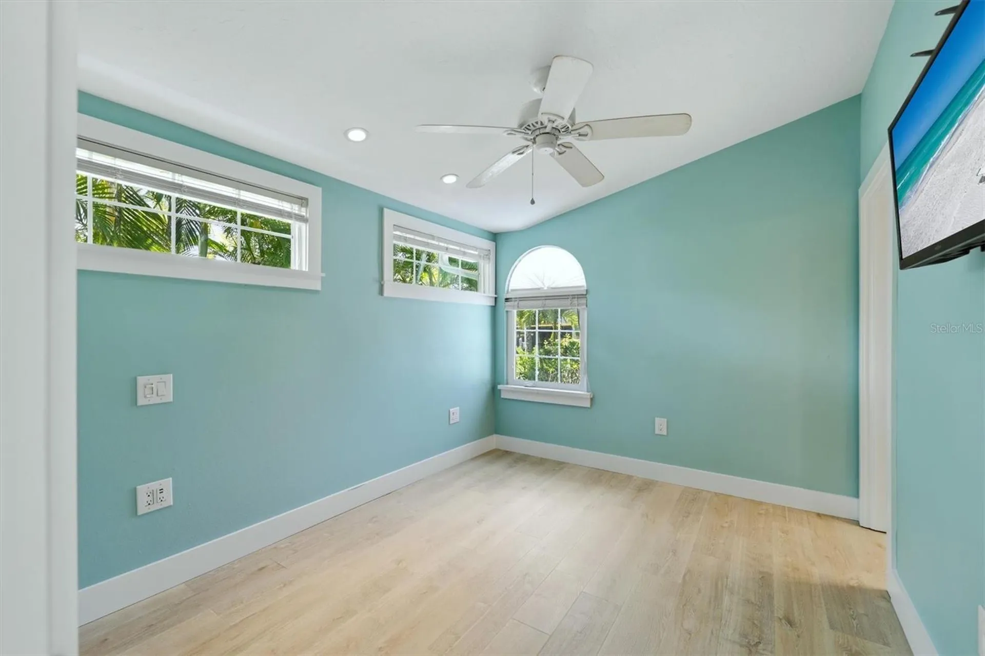 5803 De Palmas Avenue Holmes Beach FL 34217