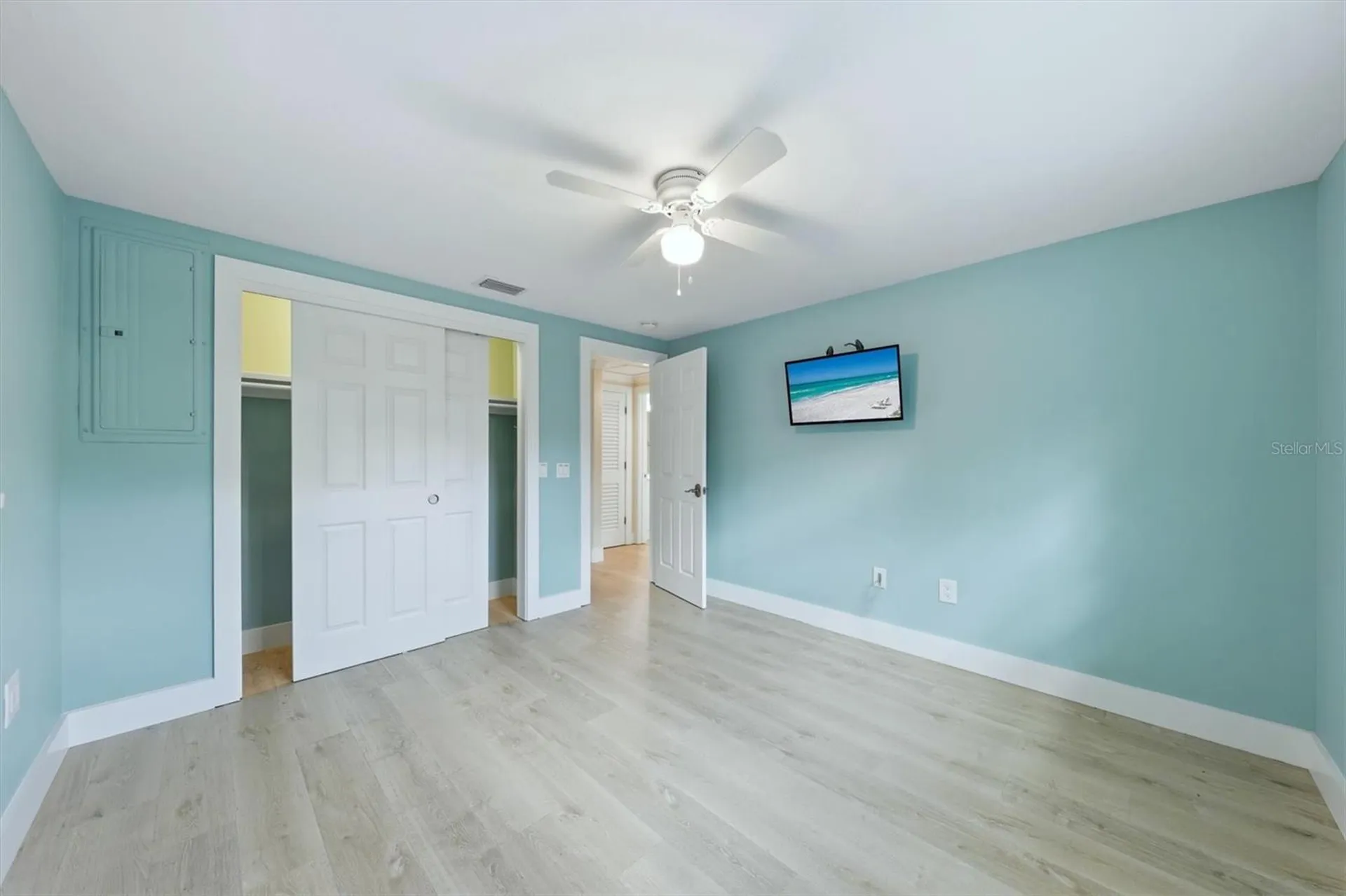 5803 De Palmas Avenue Holmes Beach FL 34217