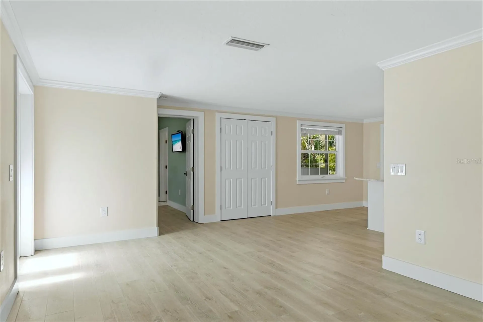 5803 De Palmas Avenue Holmes Beach FL 34217