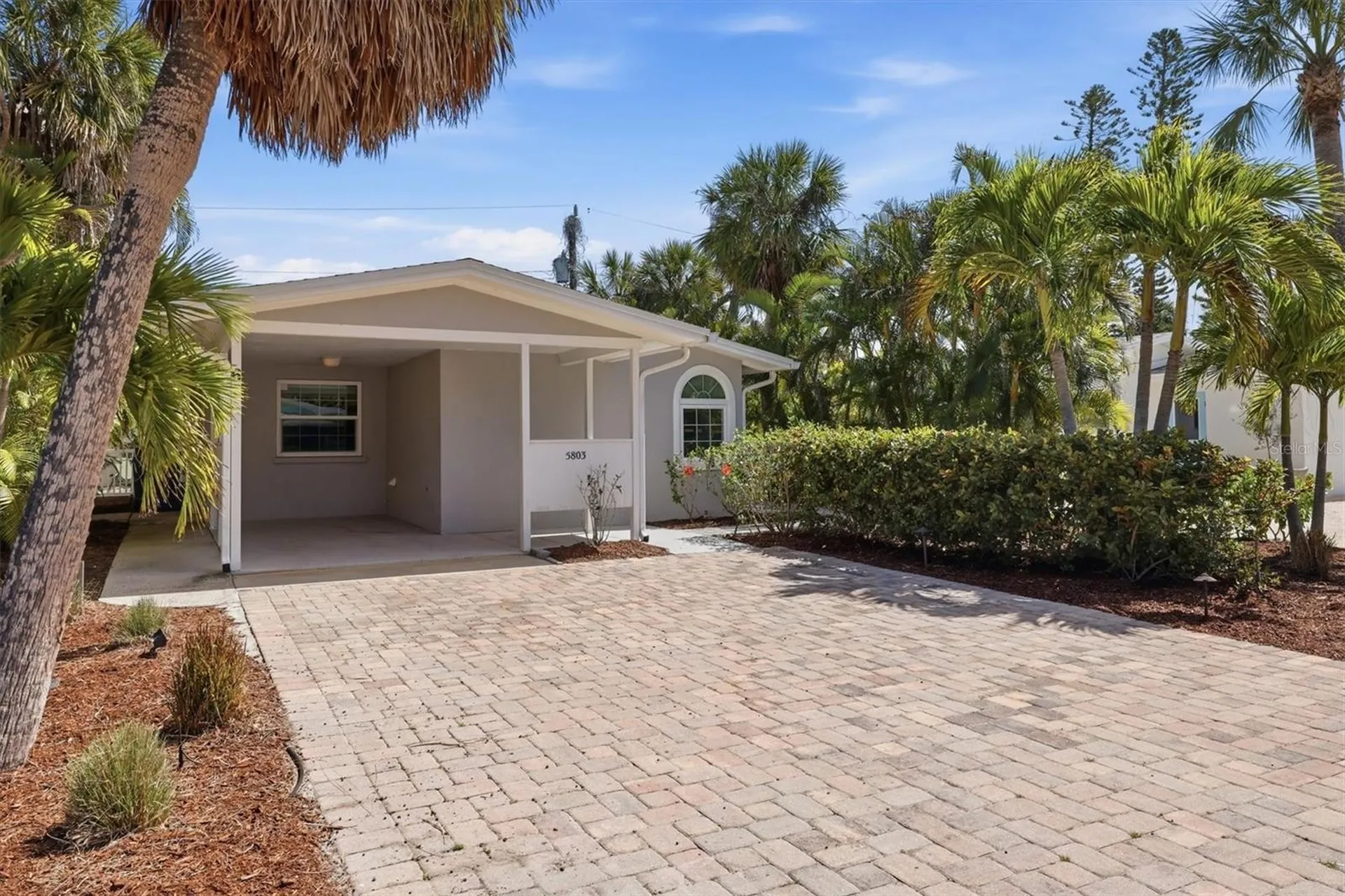 5803 De Palmas Avenue Holmes Beach FL 34217