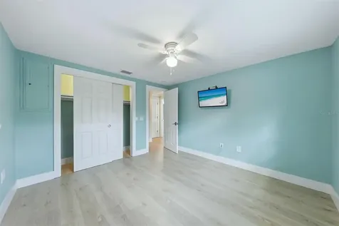 5803 De Palmas Avenue Holmes Beach FL 34217