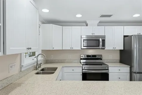 5803 De Palmas Avenue Holmes Beach FL 34217