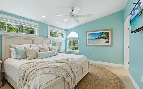 5803 De Palmas Avenue Holmes Beach FL 34217