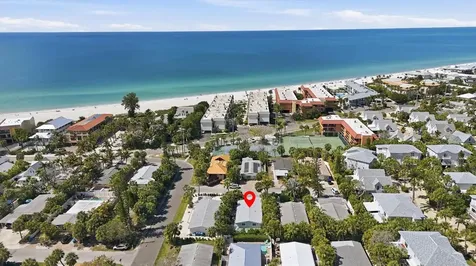 5803 De Palmas Avenue Holmes Beach FL 34217