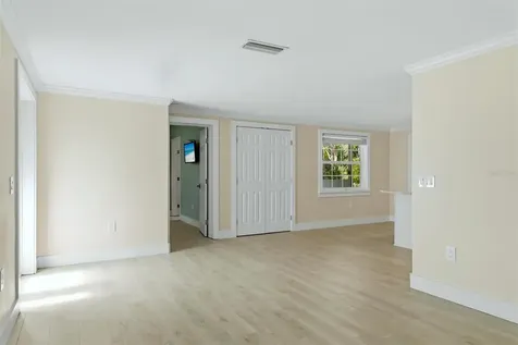 5803 De Palmas Avenue Holmes Beach FL 34217