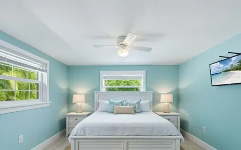 5803 De Palmas Avenue Holmes Beach FL 34217