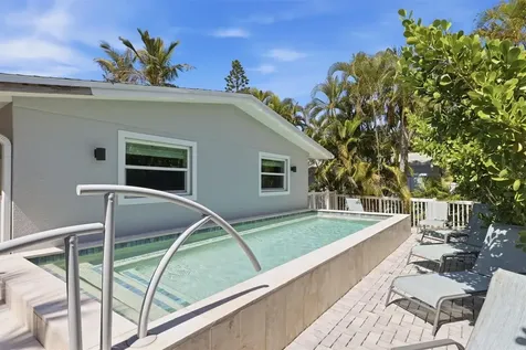 5803 De Palmas Avenue Holmes Beach FL 34217