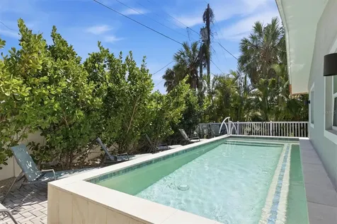 5803 De Palmas Avenue Holmes Beach FL 34217